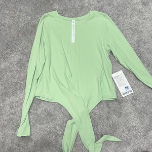 NWT lululemon long sleeve size 10